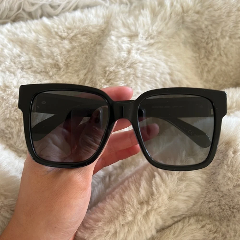 Givenchy bold square